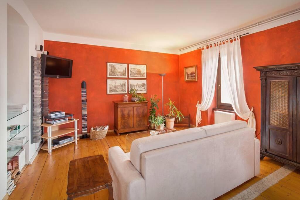 Casa Al Duomo-Nel Cuore Storico Di Merano Luaran gambar
